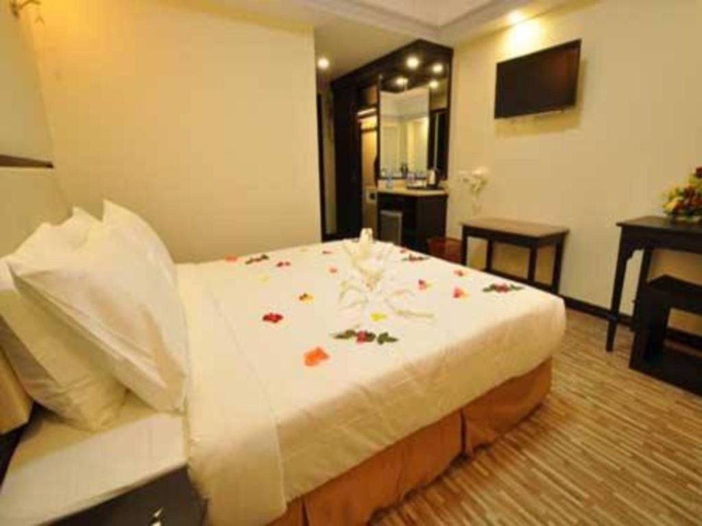 Hotel Heaven Yangon Exterior photo