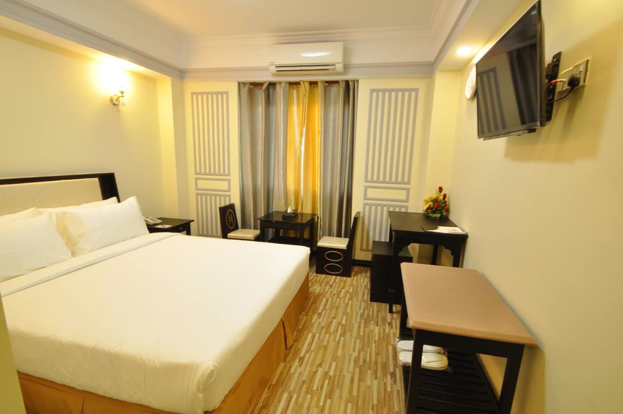 Hotel Heaven Yangon Exterior photo